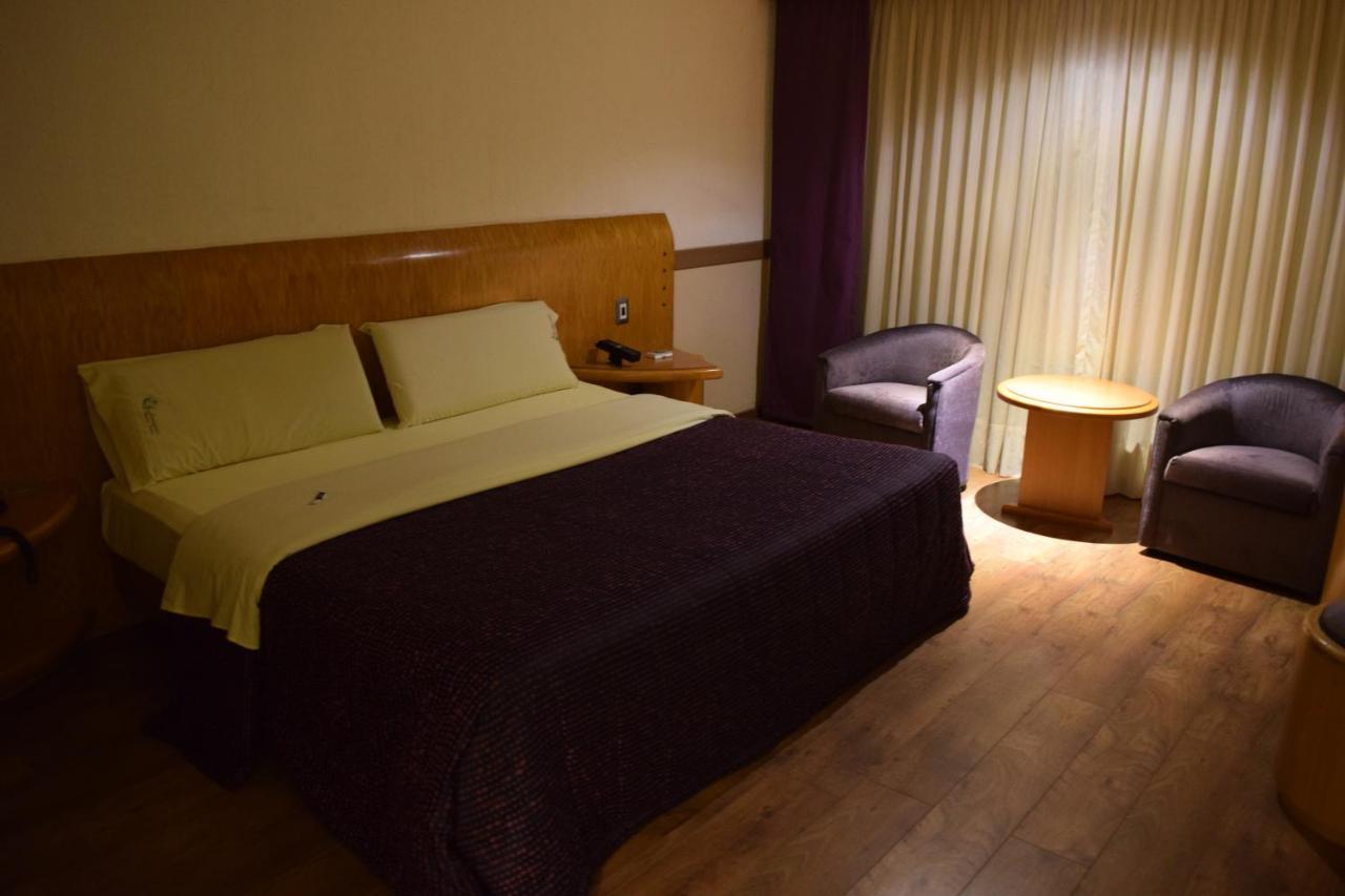Hotel & Suites La Marquesa โทลุกา ภายนอก รูปภาพ
